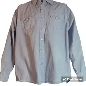 Wrangler Men's size Medium Grey shirt with front pockets